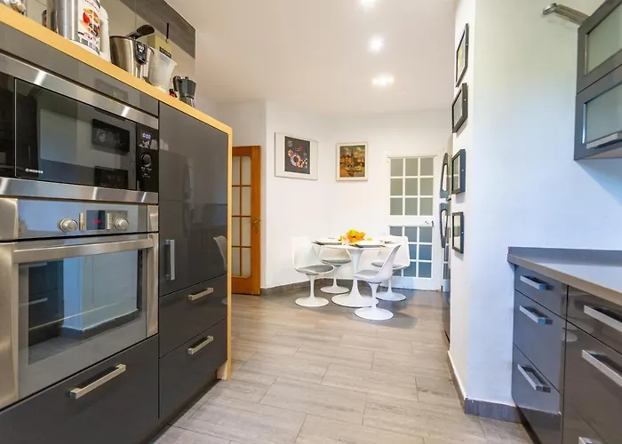 Lxr Villa Elysee 4Hab Accommodaton פואנגירולה