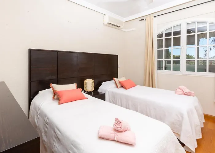 Lxr Villa Elysee 4Hab Accommodaton * פואנגירולה